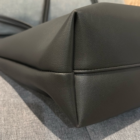 EUC Large Black Tote - Picture 5 of 8